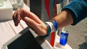 pulseira-lollapalooza-revista-backstages-brasil