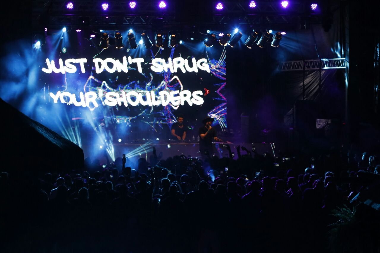 backstages-Villa-Mix-Weekend-alok-revista-backstages