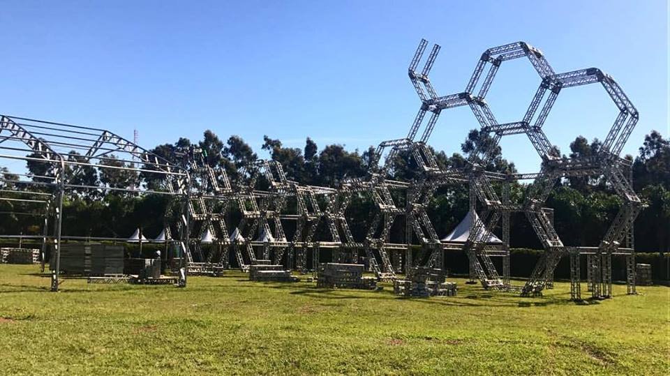 Montagem do festival na Arena Maeda, Itu-SP. (créditos: facebook Playgorund)