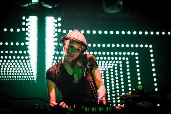 icone-berlinense-ellen-allien-fara-show-unico-em-campinas-neste-sabado-revista-backstages